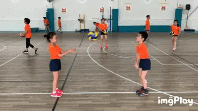 官方：莱斯特城租借签下伯恩利中场拉姆齐，租期一个赛季